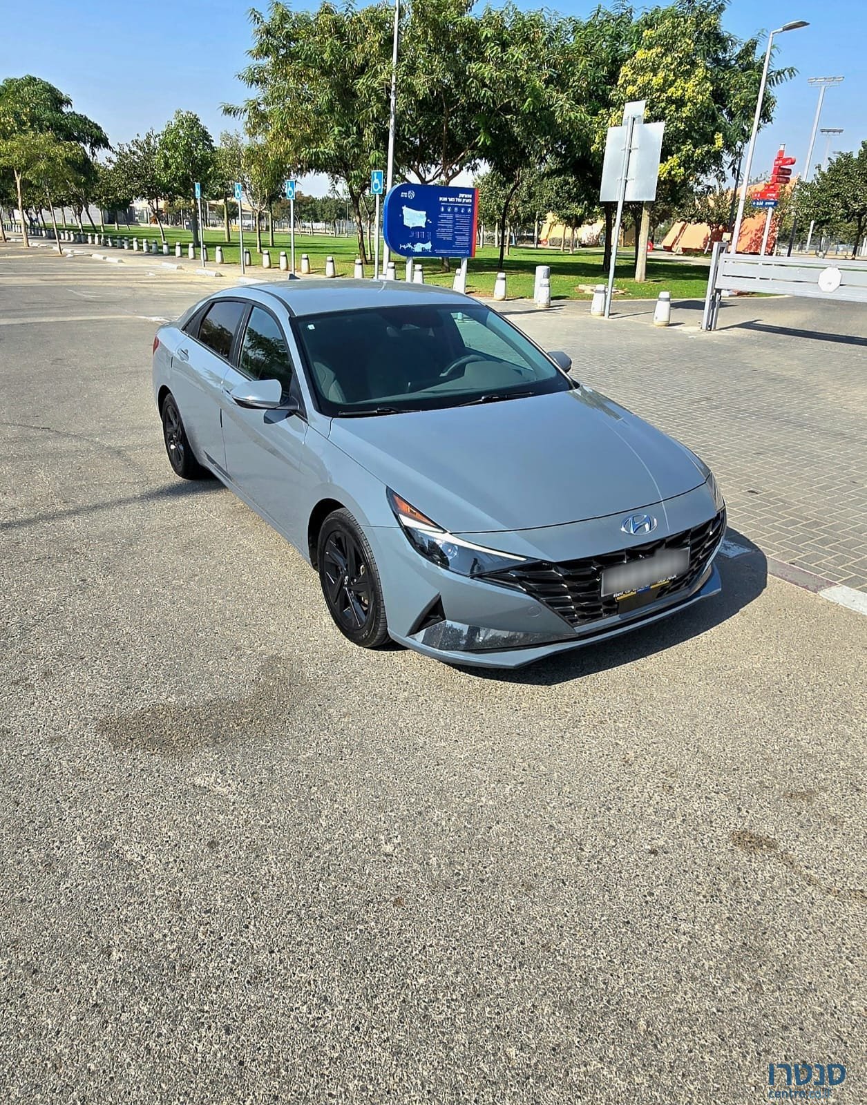 2022' Hyundai Elantra photo #7