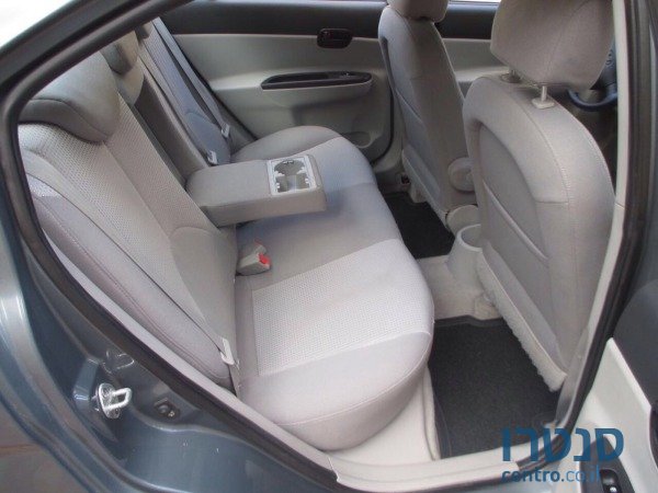 2008' Hyundai Accent photo #6