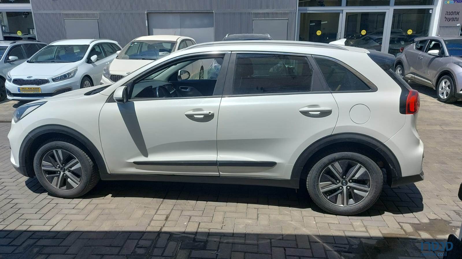 2017' Kia Niro photo #3