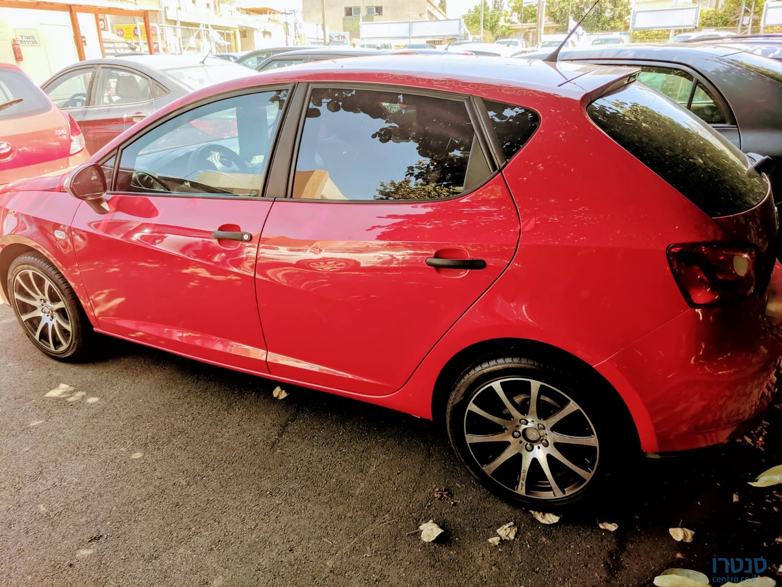 2013' SEAT Ibiza photo #3