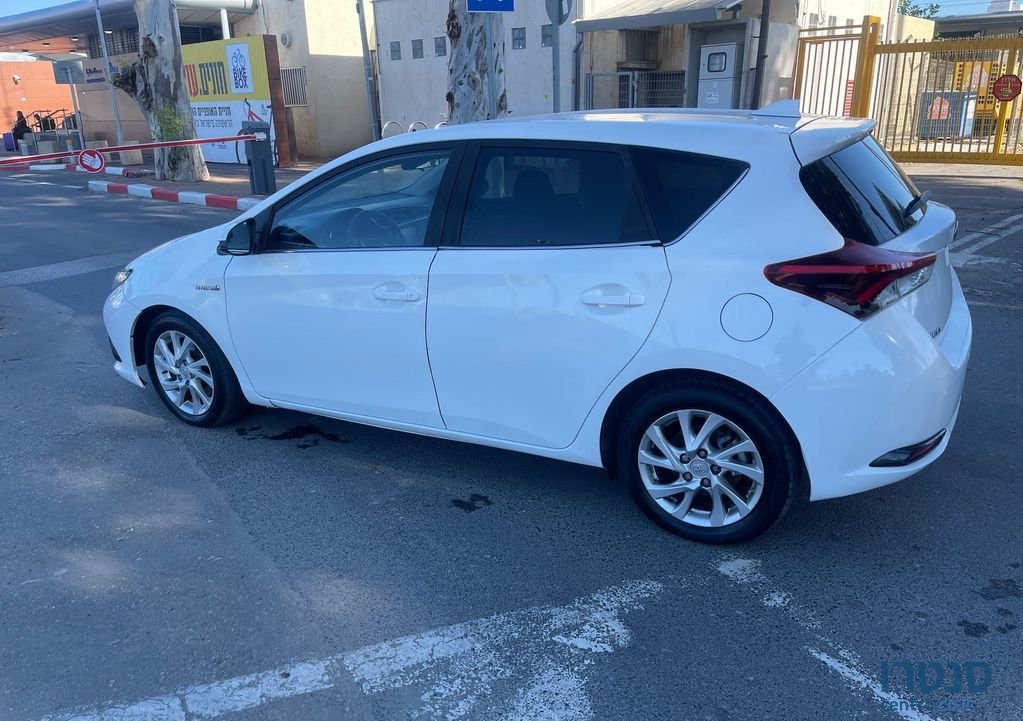 2019' Toyota Auris טויוטה אוריס photo #2