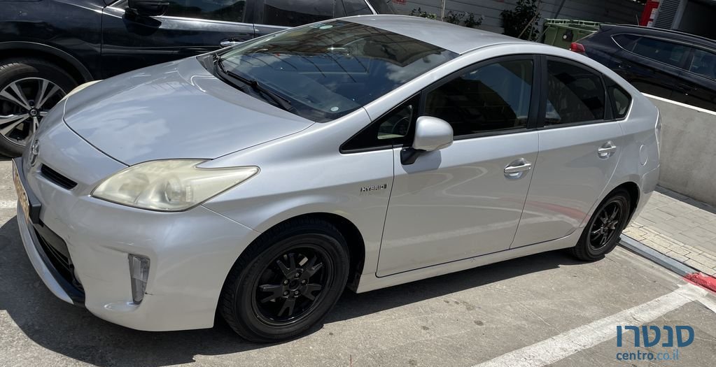 2014' Toyota Prius טויוטה פריוס photo #1