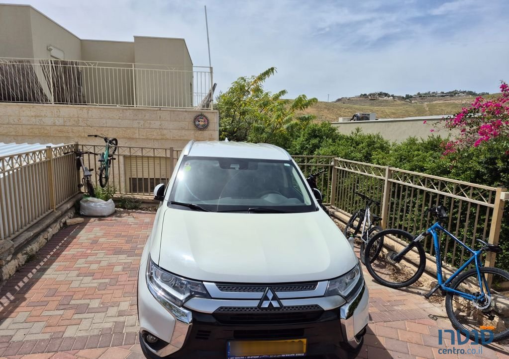 2020' Mitsubishi Outlander מיצובישי אאוטלנדר photo #3