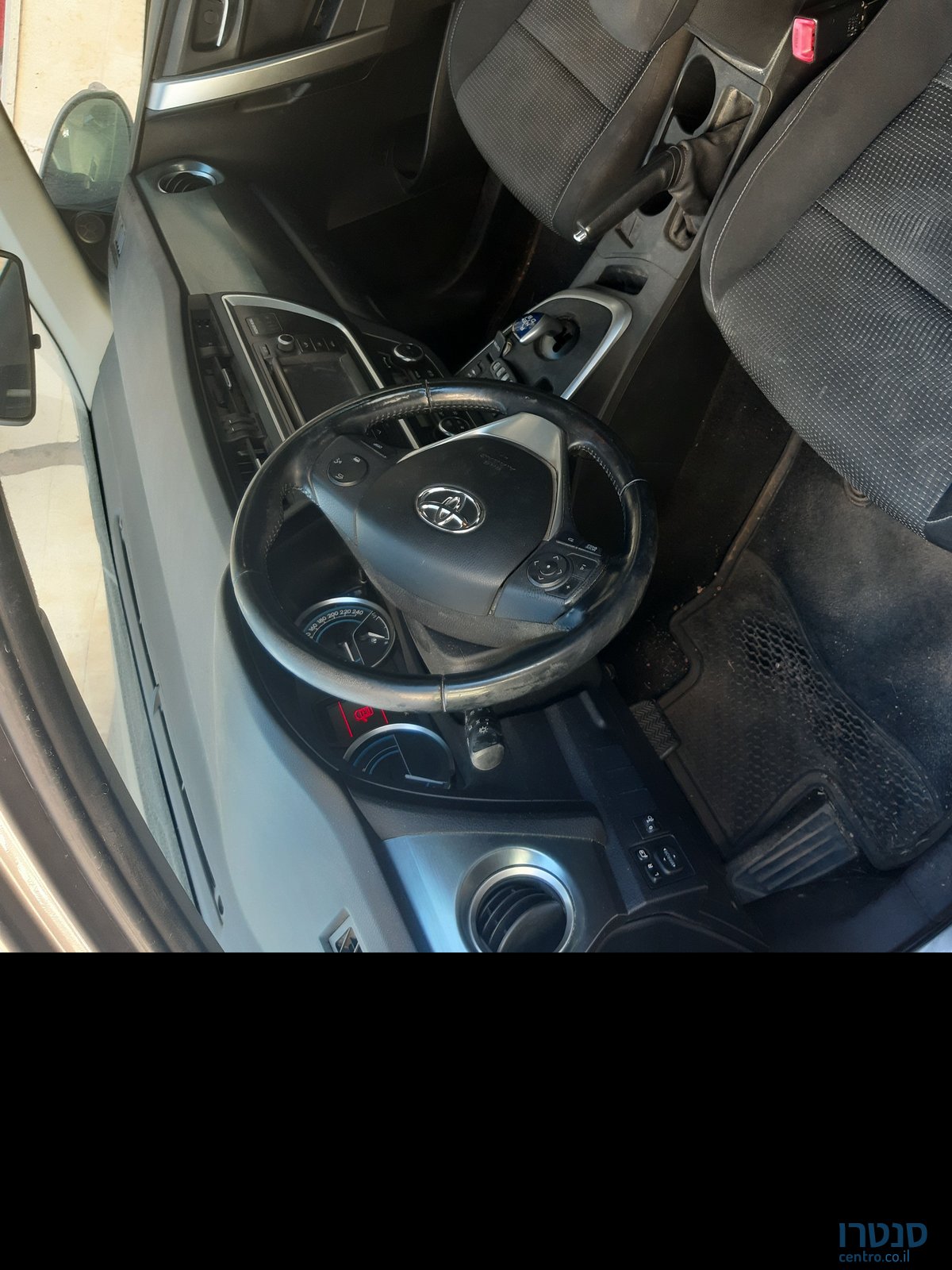 2013' Toyota Auris טויוטה אוריס photo #3