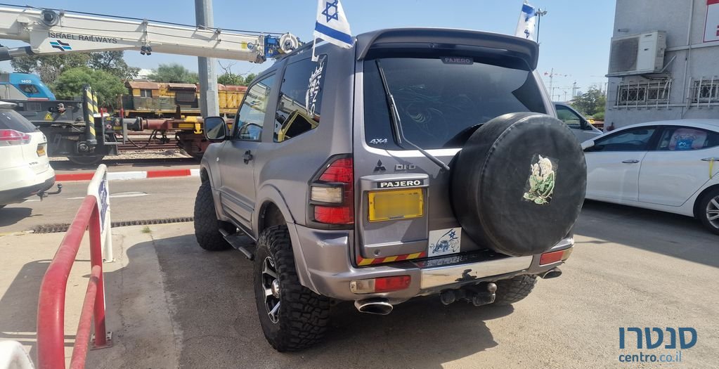 2003' Mitsubishi Pajero מיצובישי פג'רו photo #5