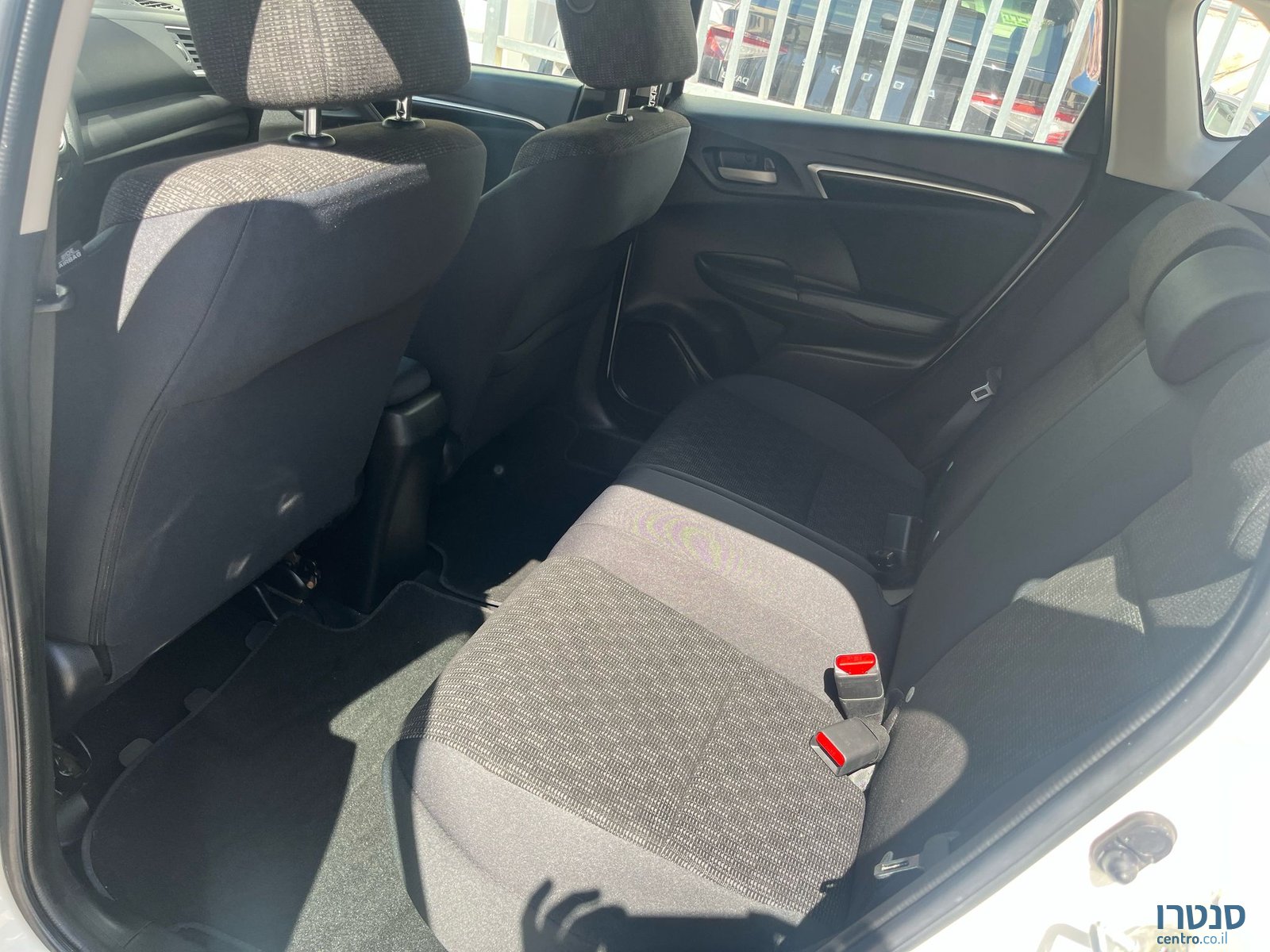 2017' Honda Jazz photo #3