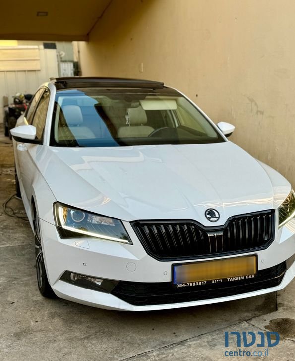 2017' Skoda Superb סקודה סופרב photo #2