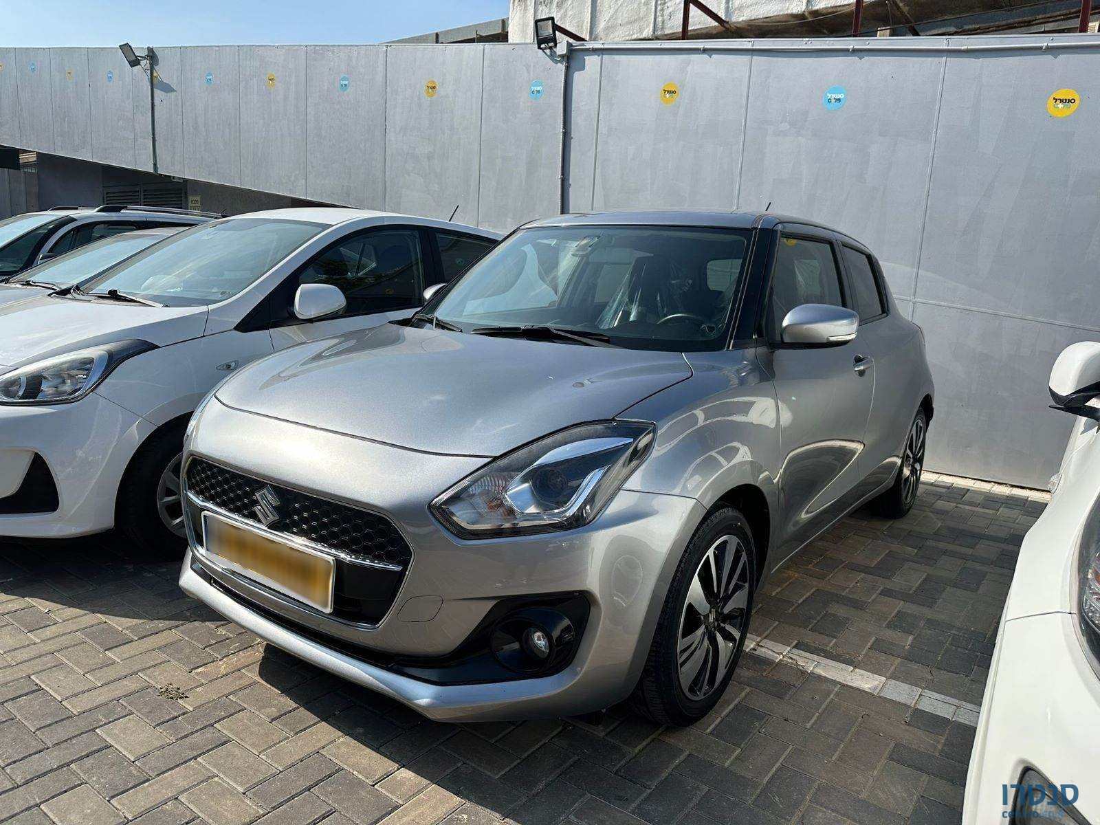 2021' Suzuki Swift photo #1
