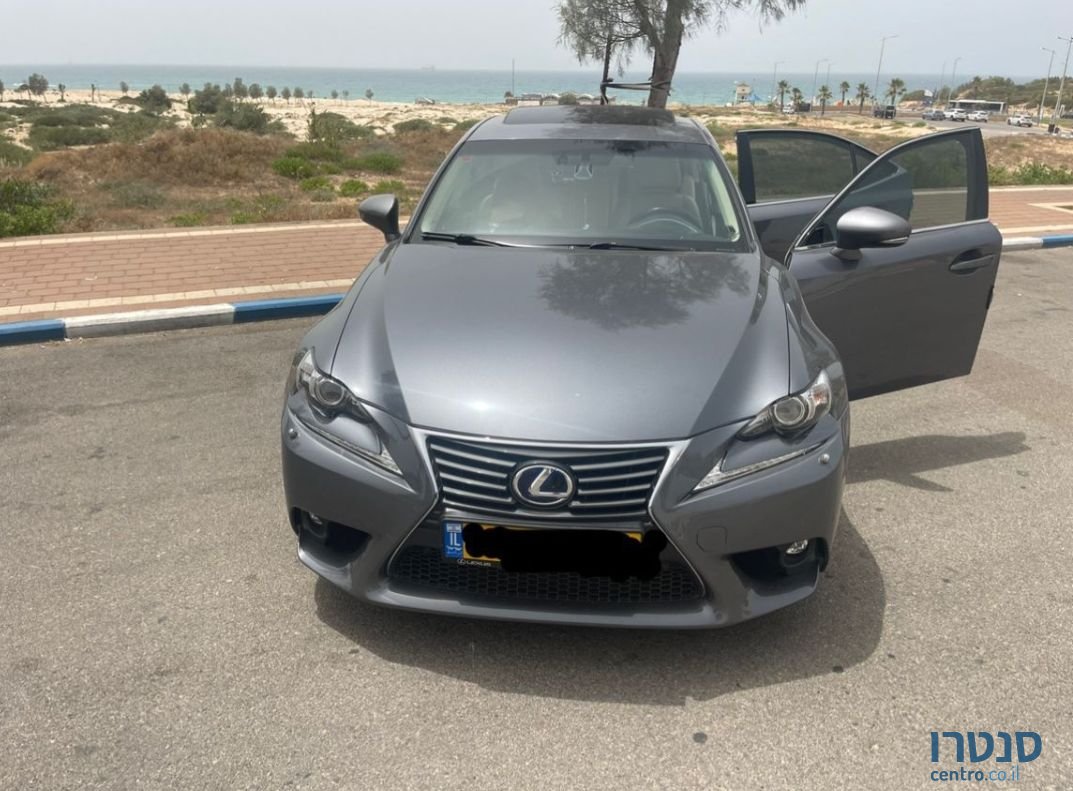 2015' Lexus Is300H לקסוס photo #1