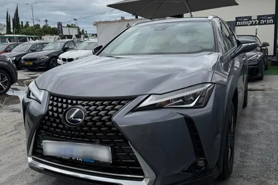 2022' Lexus UX לקסוס