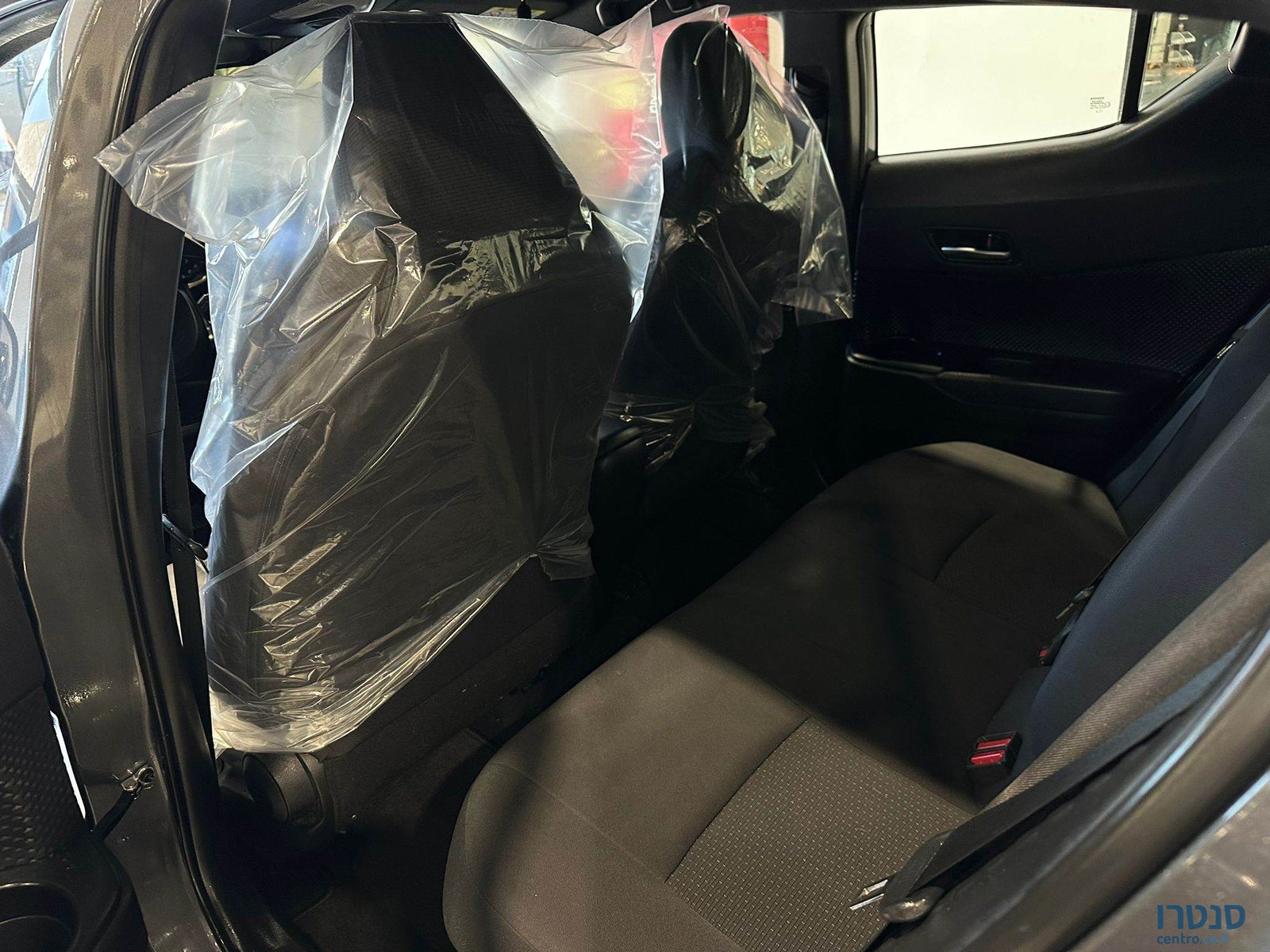 2018' Toyota C-HR photo #5