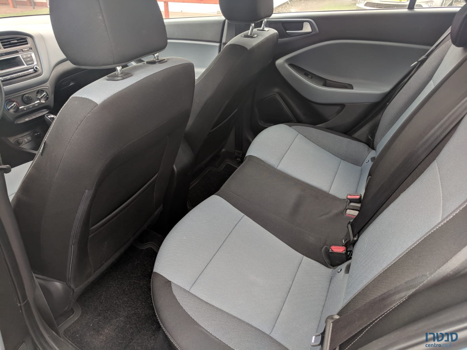 2015' Hyundai i20 photo #6