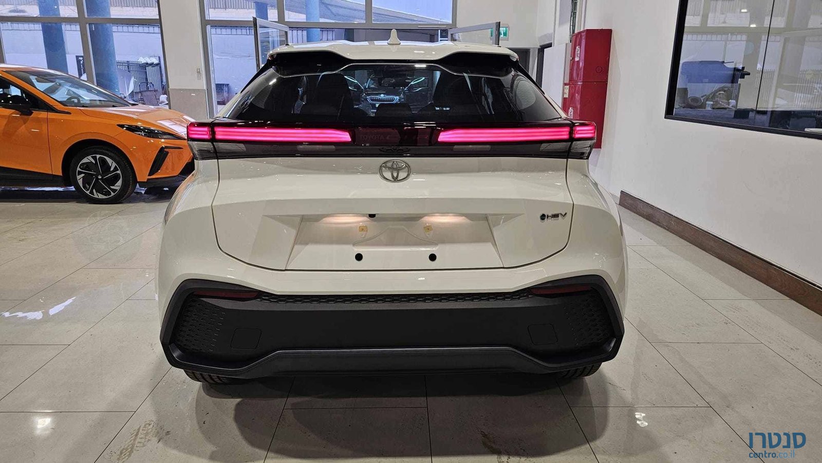2025' Toyota C-HR photo #4
