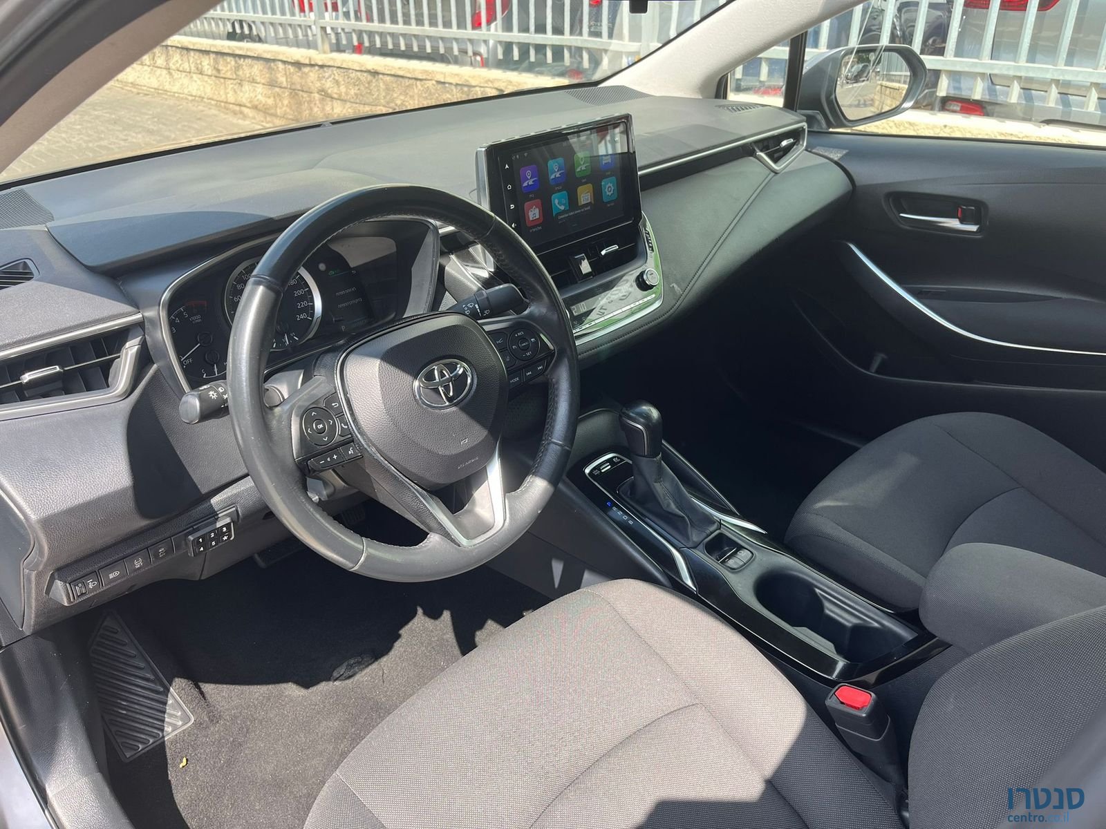 2021' Toyota Corolla photo #2