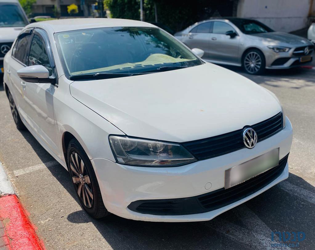 2015' Volkswagen Jetta photo #2