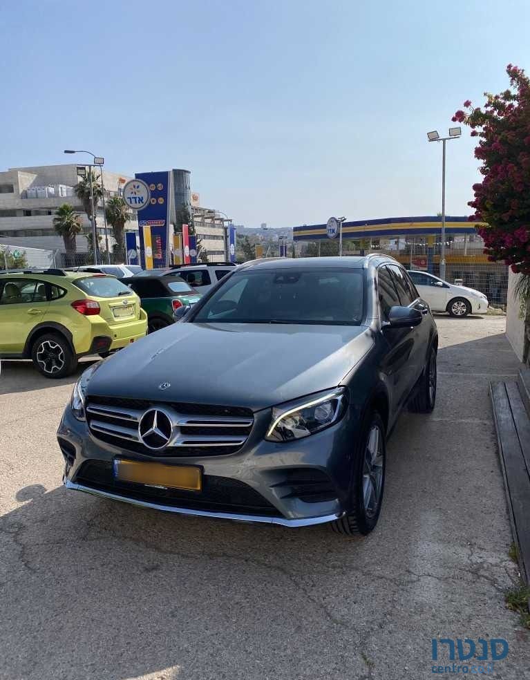 2019' Mercedes-Benz GLC מרצדס photo #2