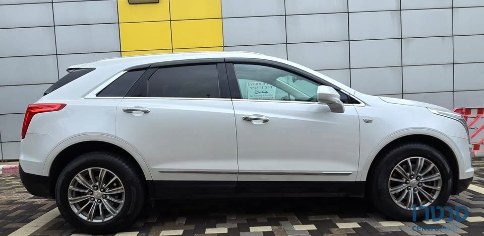 2017' Cadillac XT5 photo #3