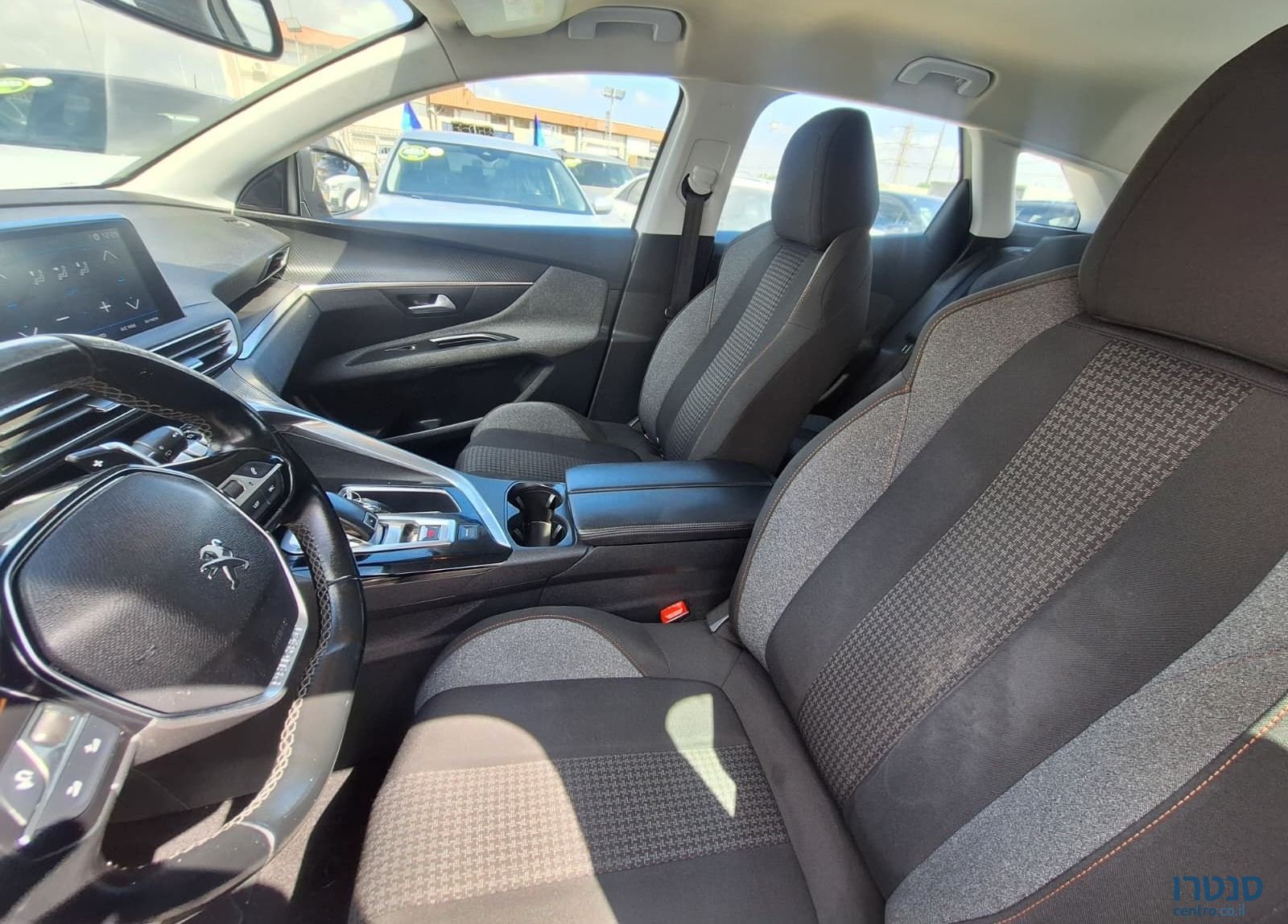 2019' Peugeot 3008 פיג'ו photo #6