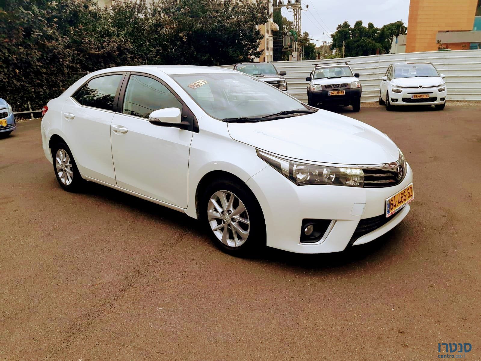 2013' Toyota Corolla photo #2