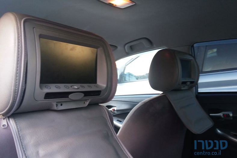 2010' Toyota Corolla photo #3