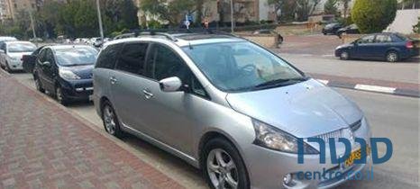 2008' Mitsubishi Grandis מיצובישי גרנדיס photo #1