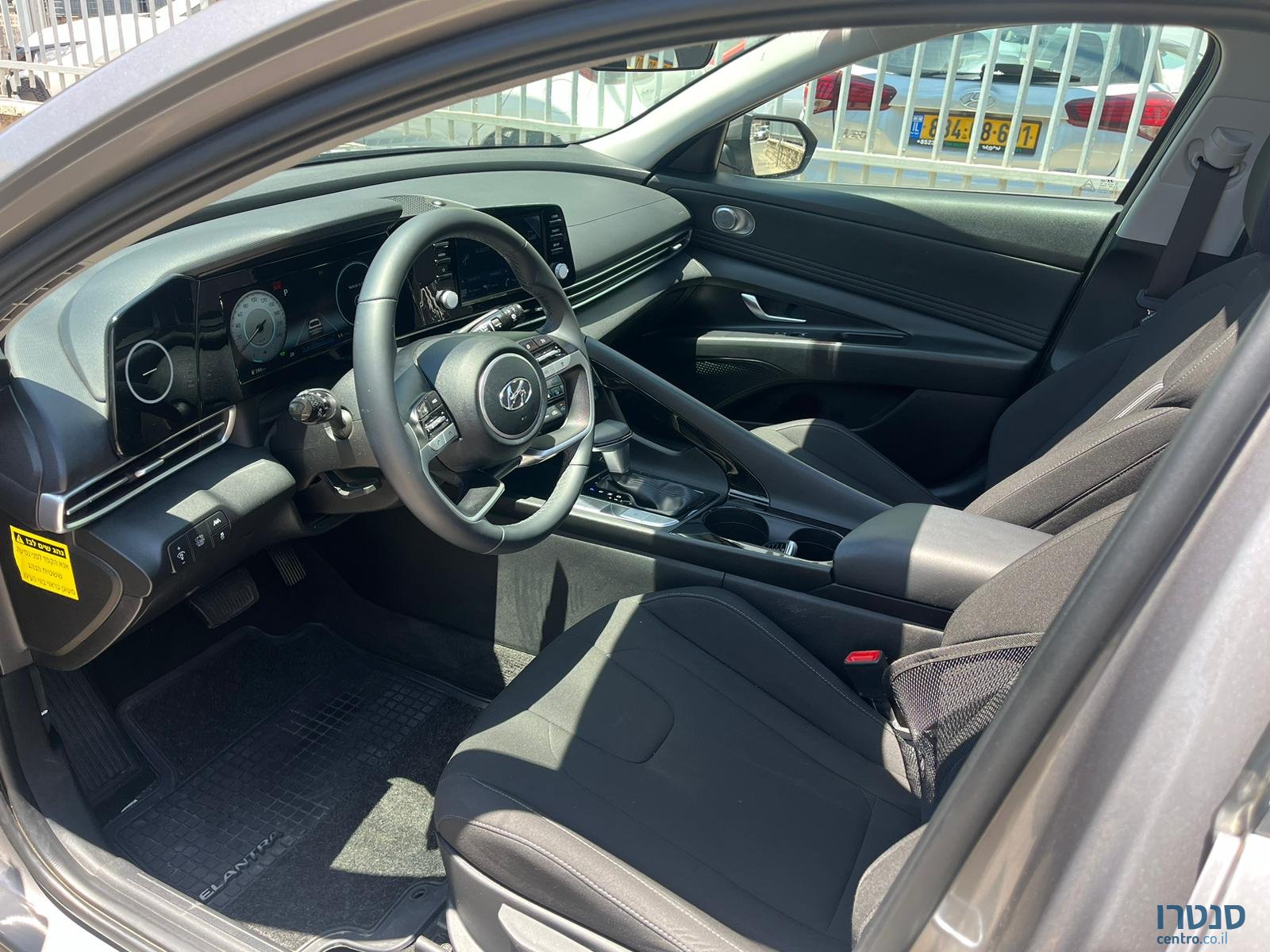 2021' Hyundai Elantra photo #2