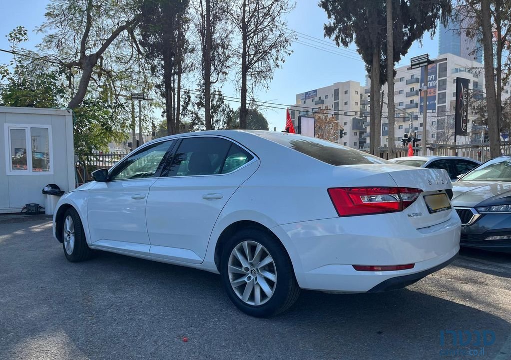2021' Skoda Superb סקודה סופרב photo #3