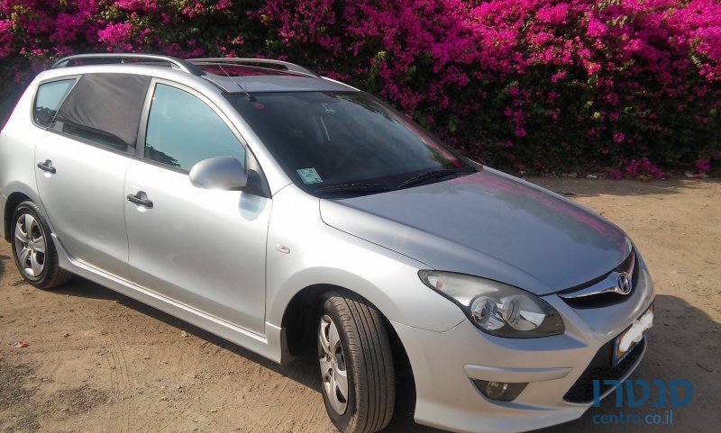 2011' Hyundai i30 photo #1