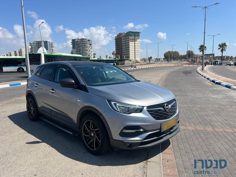 2018' Opel Crossland X photo #1
