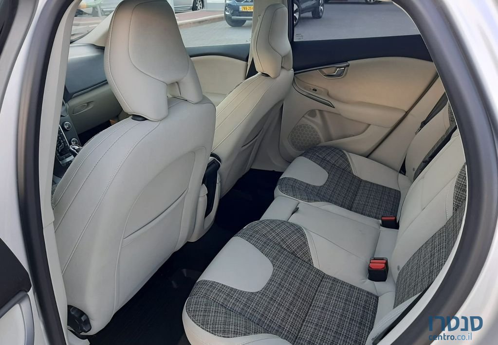 2018' Volvo V40 וולוו photo #4