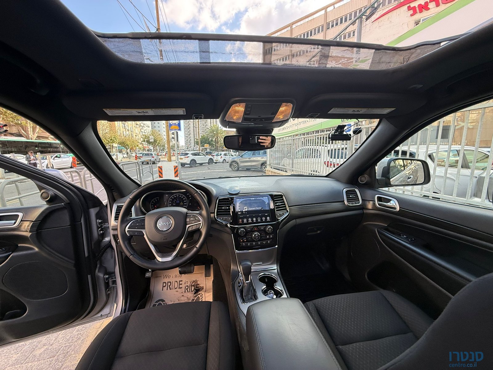 2022' Jeep Grand Cherokee photo #2