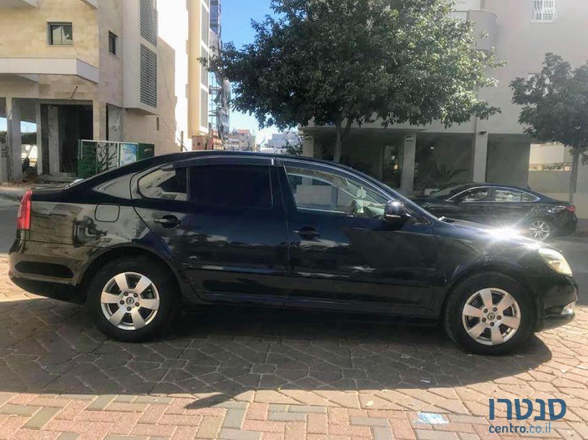 2013' Skoda Octavia photo #2