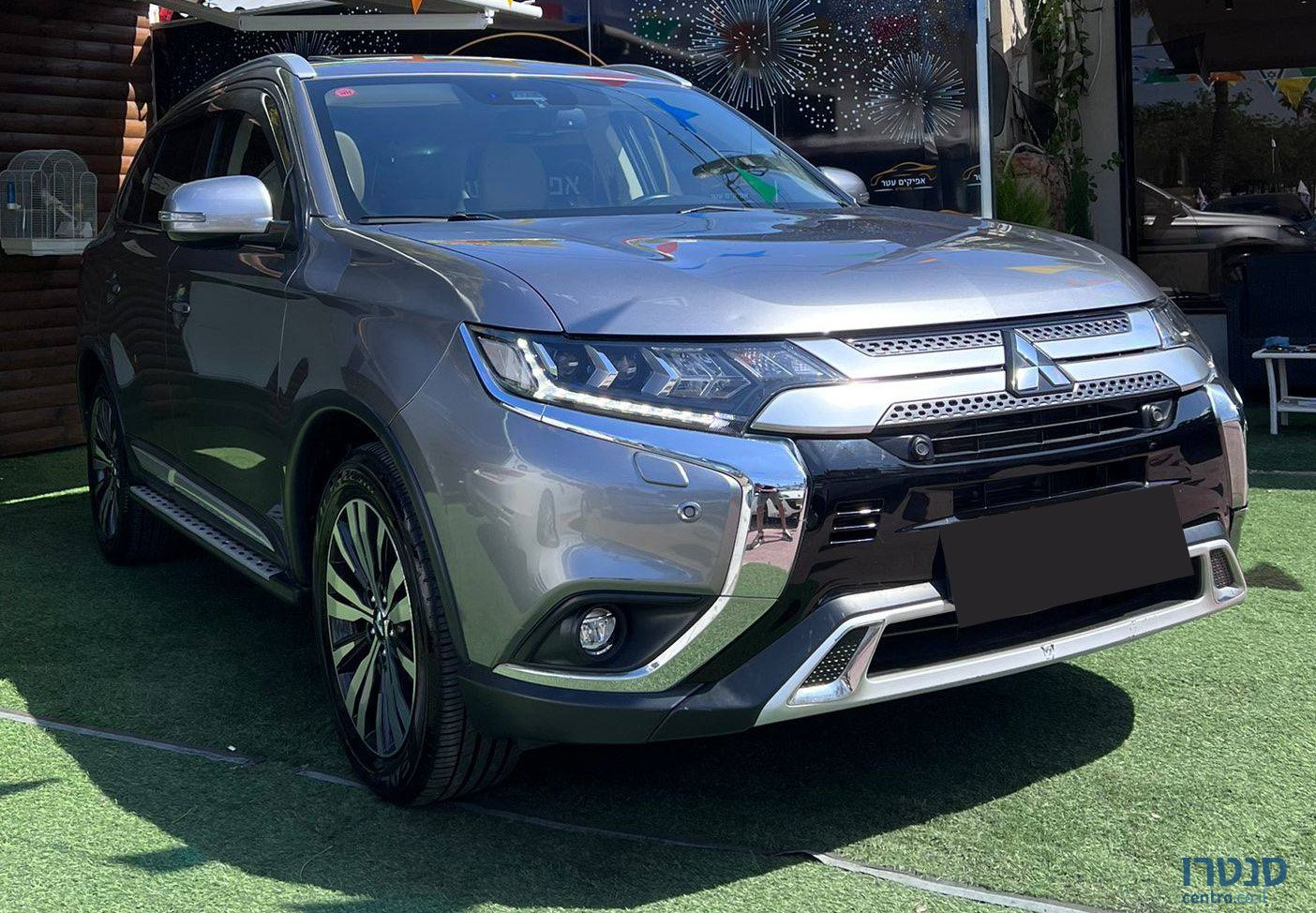 2019' Mitsubishi Outlander photo #2