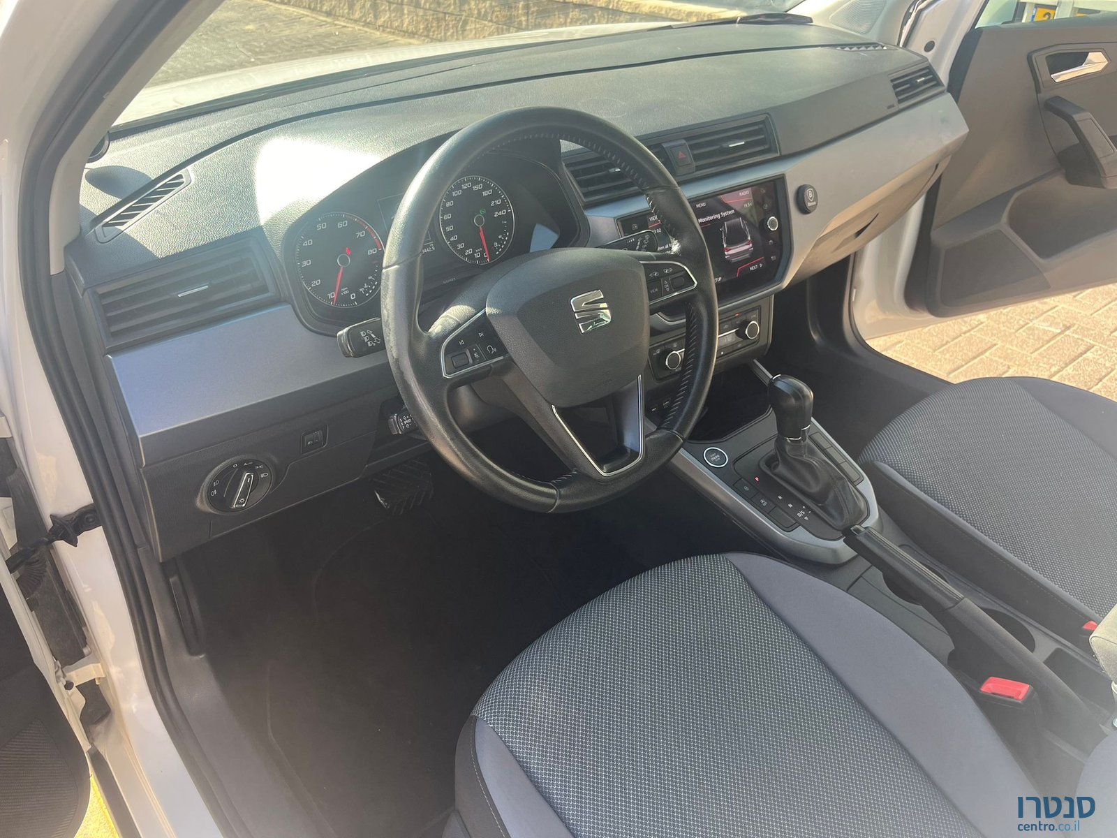 2019' SEAT Arona photo #2