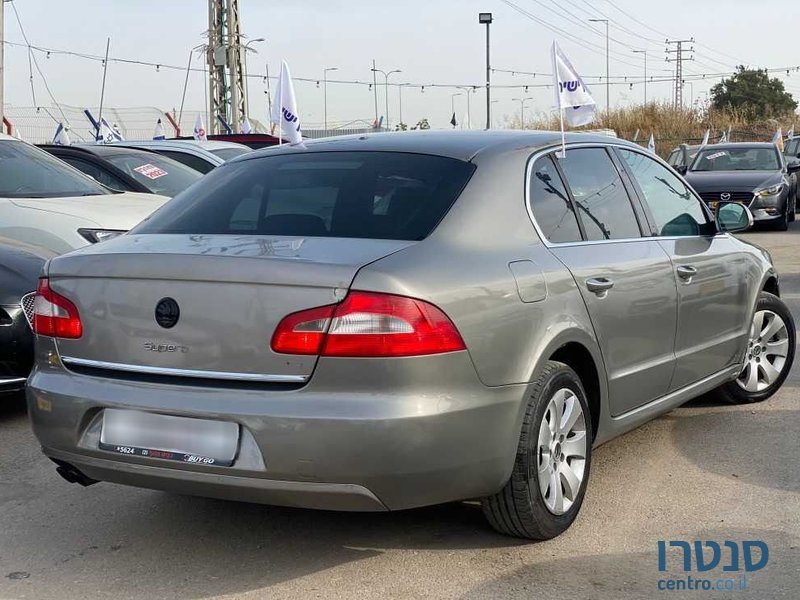 2011' Skoda Superb סקודה סופרב photo #4