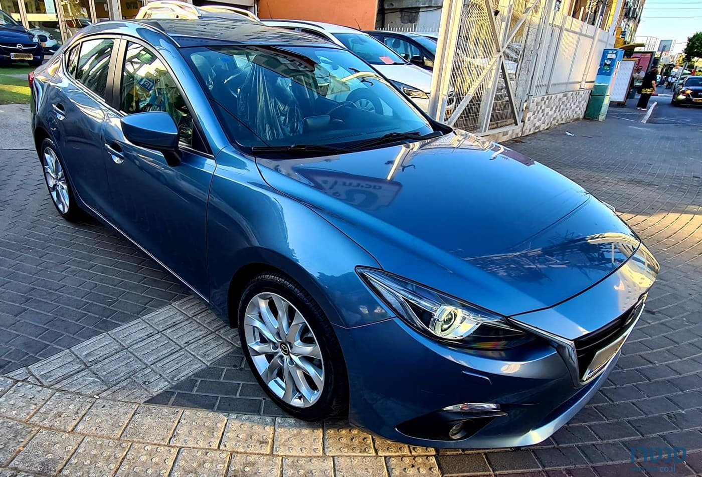 2017' Mazda 3 photo #2