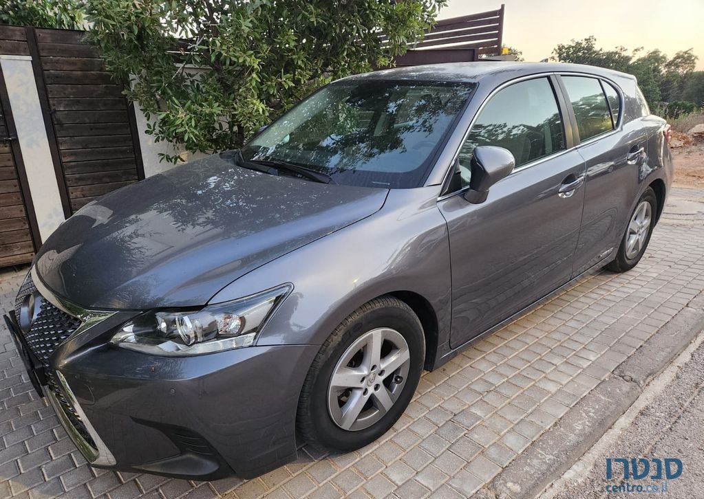 2020' Lexus Ct200H לקסוס photo #1
