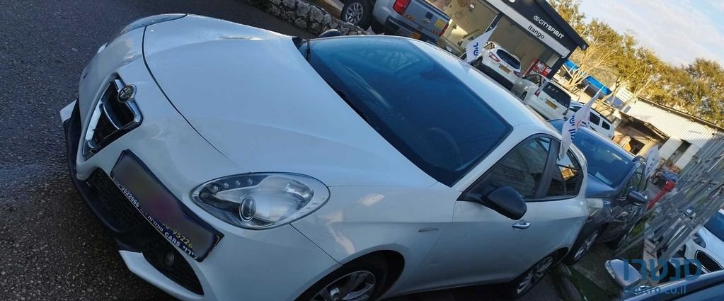 2011' Alfa Romeo Giulietta אלפא רומיאו ג'ולייטה photo #1