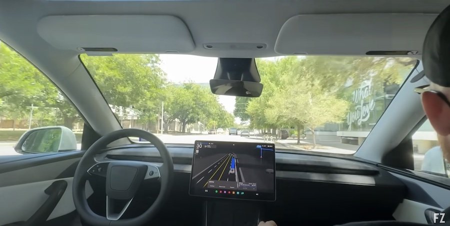 Tesla Robotaxi Goes Live: The First Video Impressions Are Here
