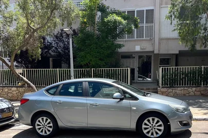 2013' Opel Astra אופל אסטרה