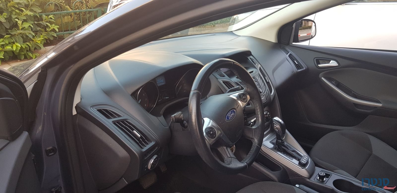 2012' Ford Focus photo #4