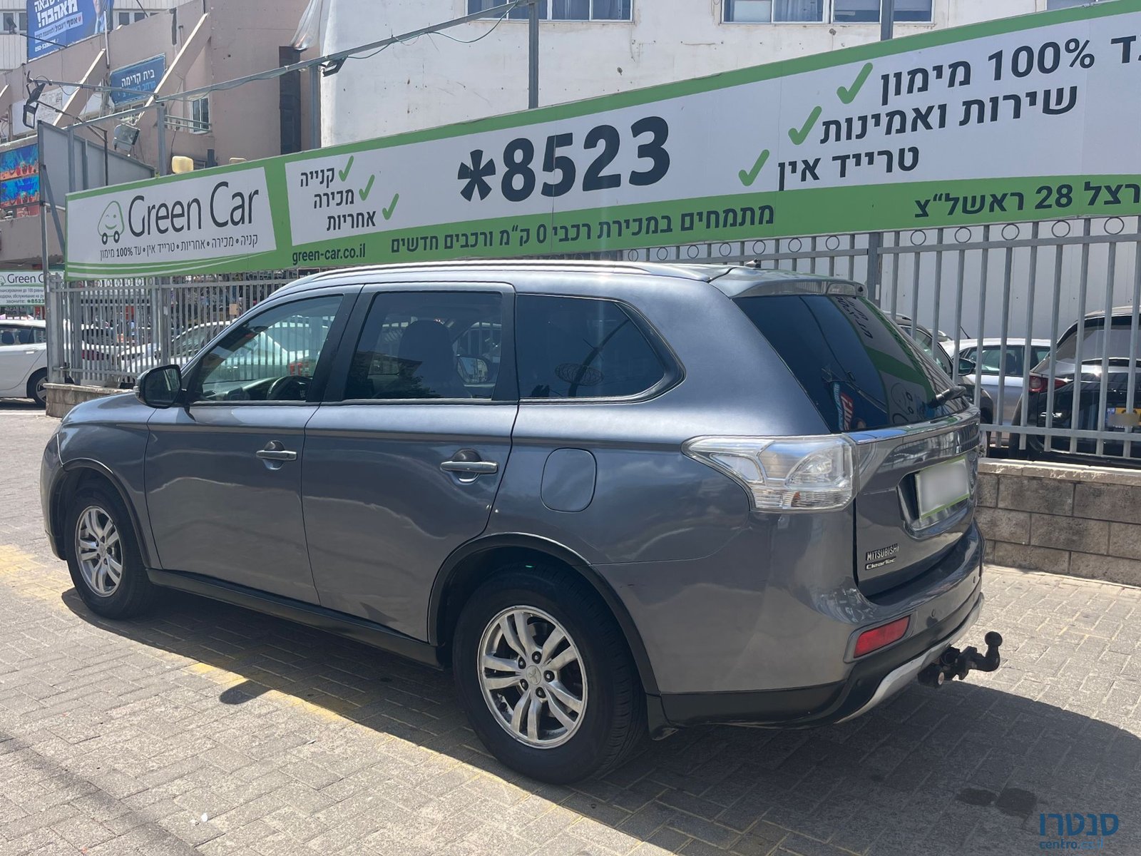 2014' Mitsubishi Outlander photo #6