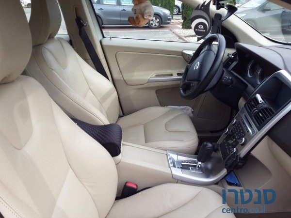 2011' Volvo XC60 photo #1