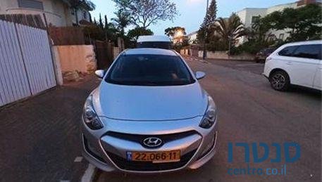 2013' Hyundai I30Cw יונדאי photo #3
