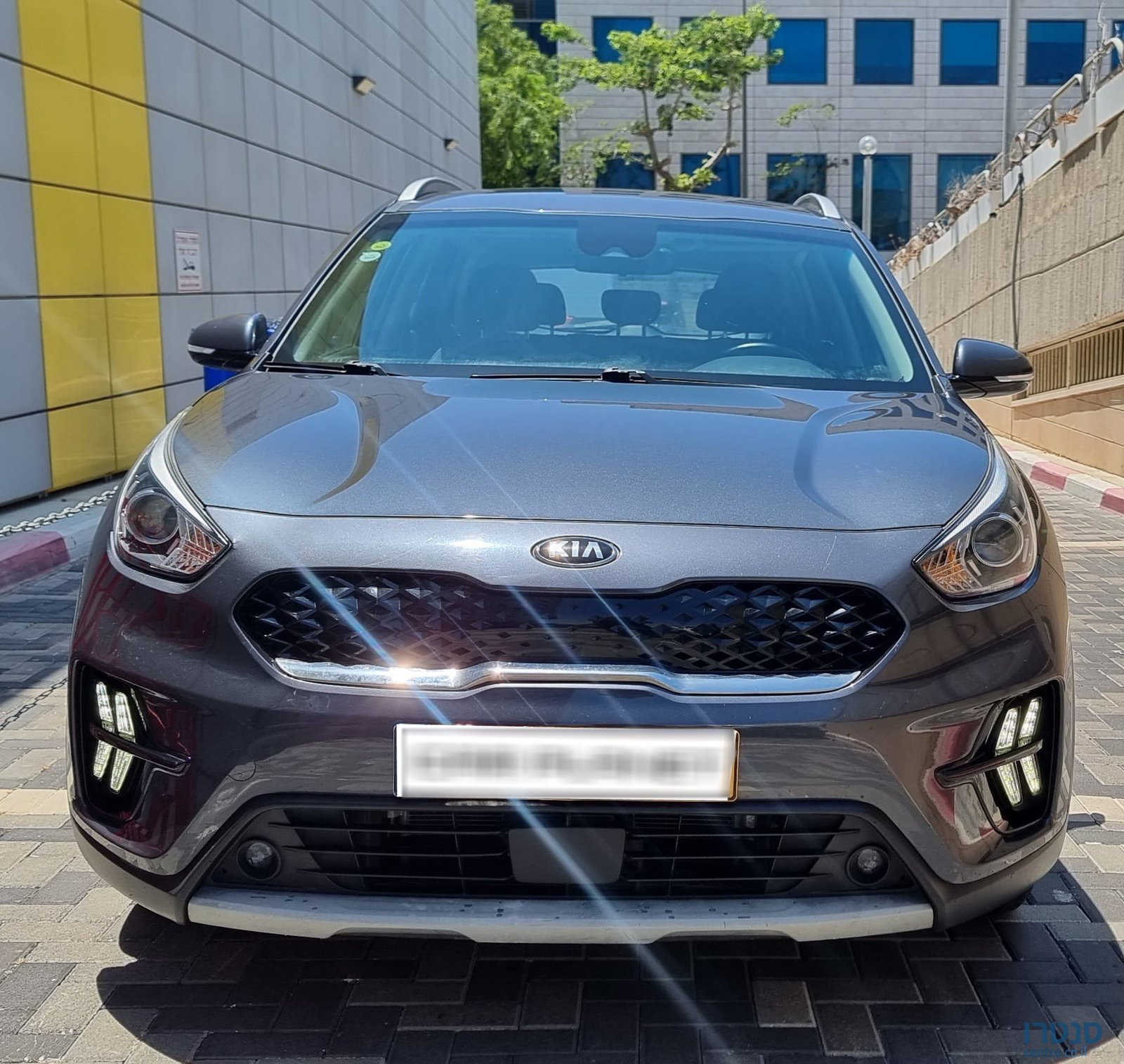 2020' Kia Niro photo #3