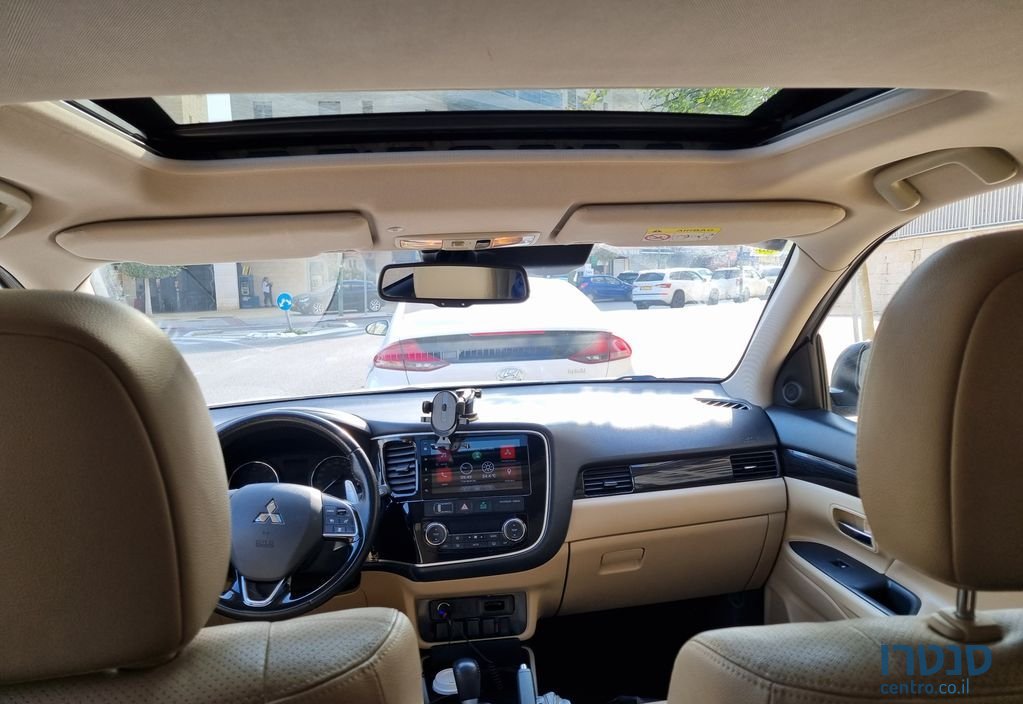 2017' Mitsubishi Outlander מיצובישי אאוטלנדר photo #3
