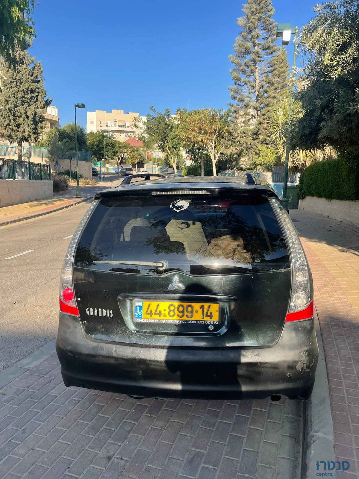 2005' Mitsubishi Grandis מיצובישי גרנדיס photo #2