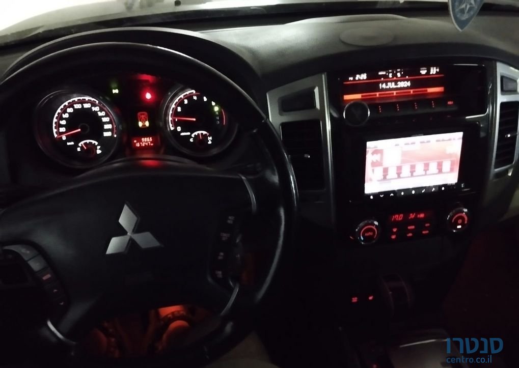 2015' Mitsubishi Pajero מיצובישי פג'רו photo #4