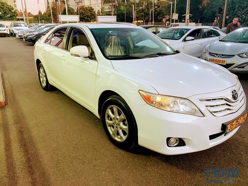 2011' Toyota Camry photo #2