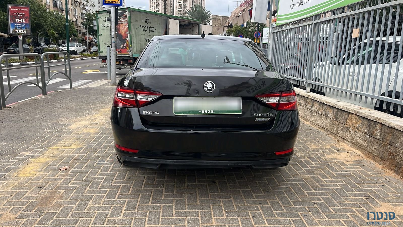 2016' Skoda Superb photo #5